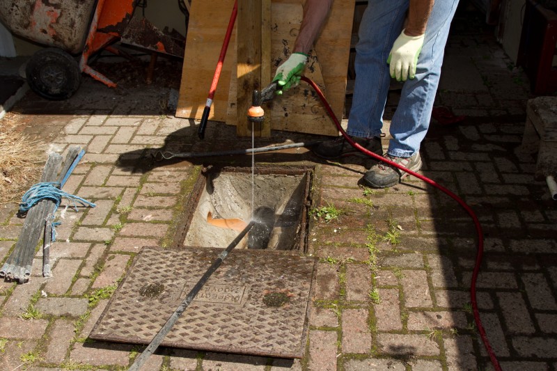 Drain repair work in Thornton Heath